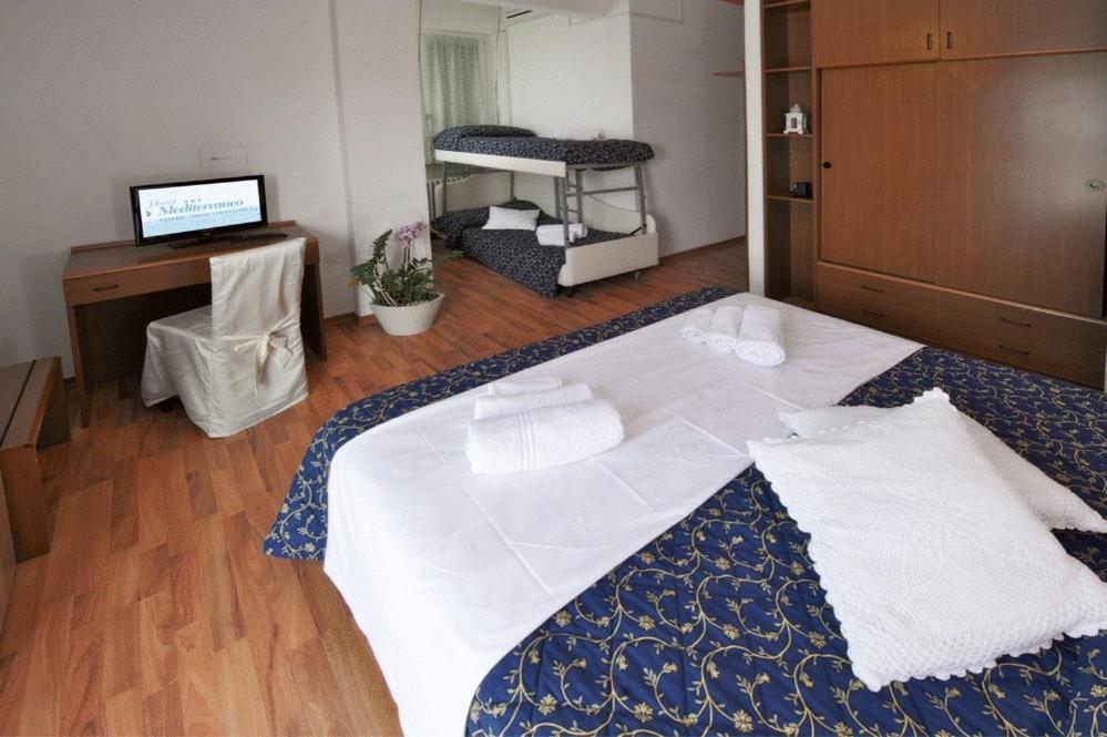 Hotel Mediterraneo เปซาโร ห้อง รูปภาพ